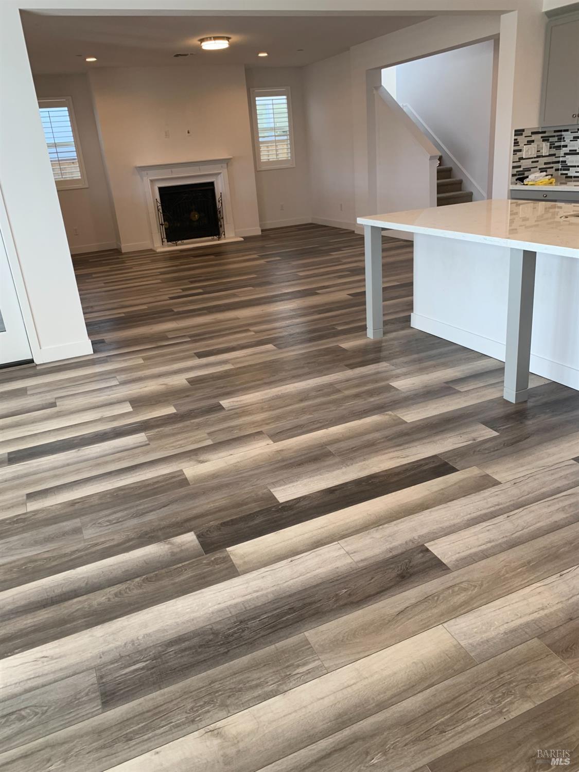 MLS #324020160 img 2