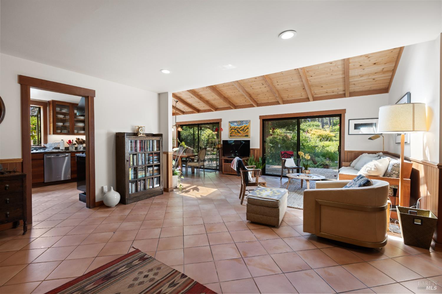 MLS #325043400 img 4