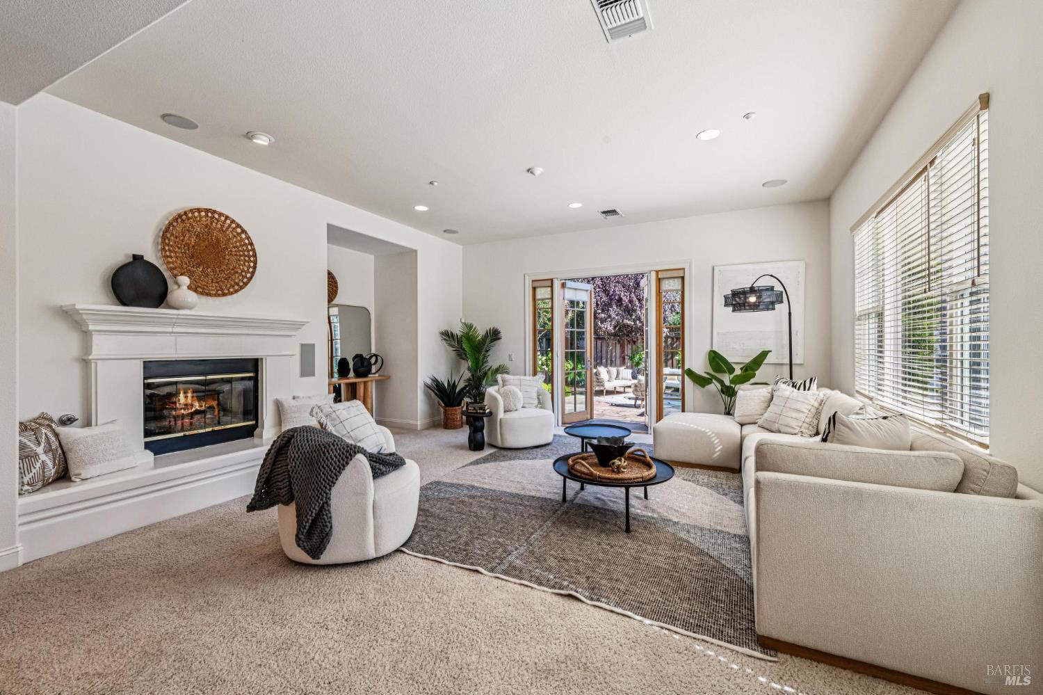 MLS #325089450 img 0