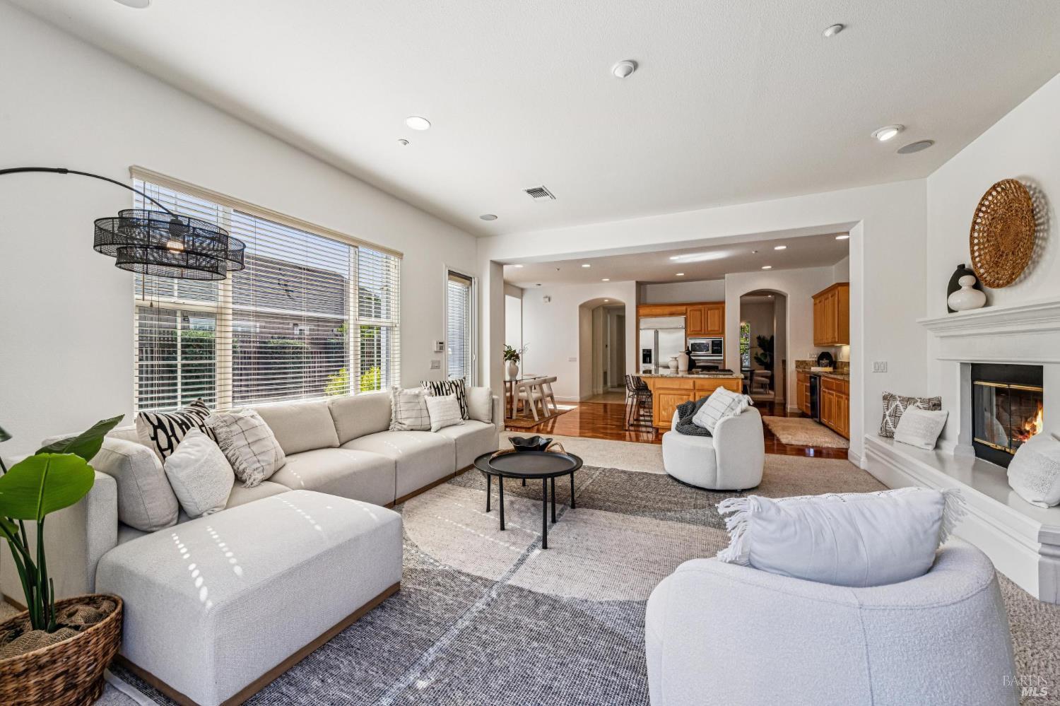 MLS #325089450 img 1