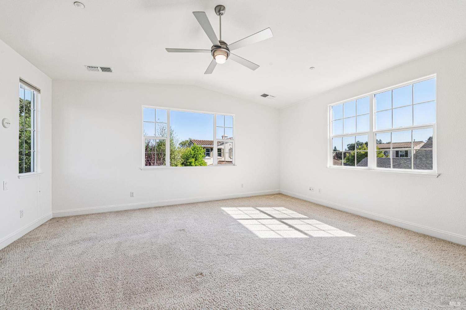 MLS #325089450 img 4