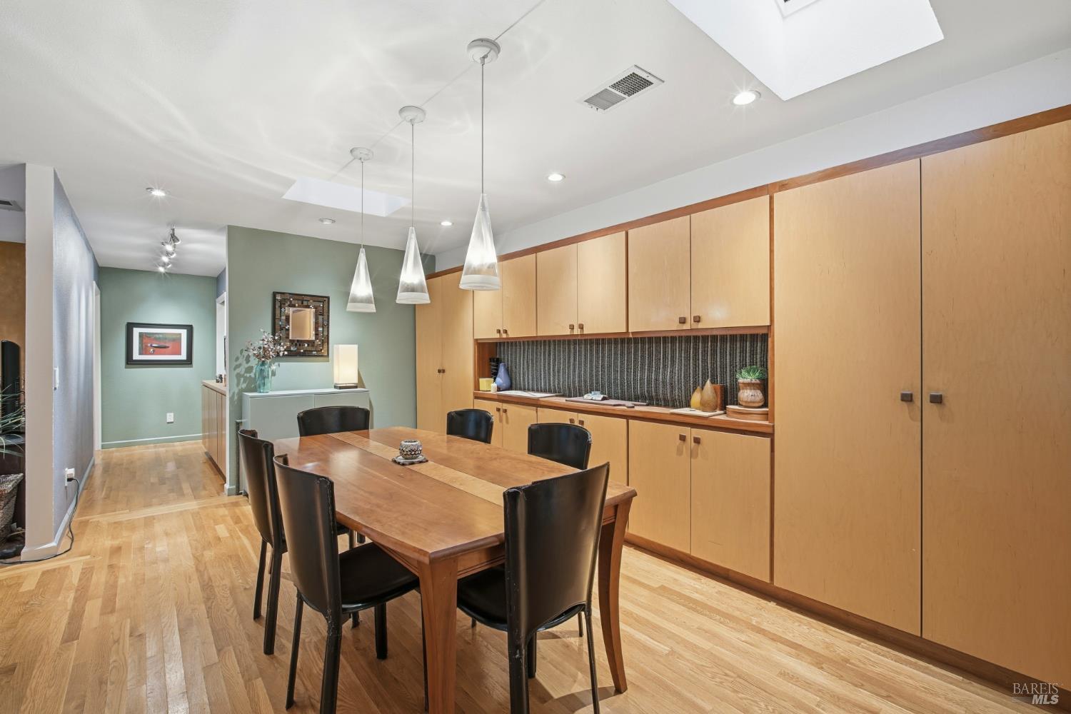 MLS #325098180 img 2