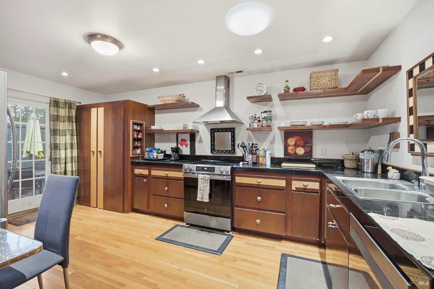 MLS #325098180 img 9