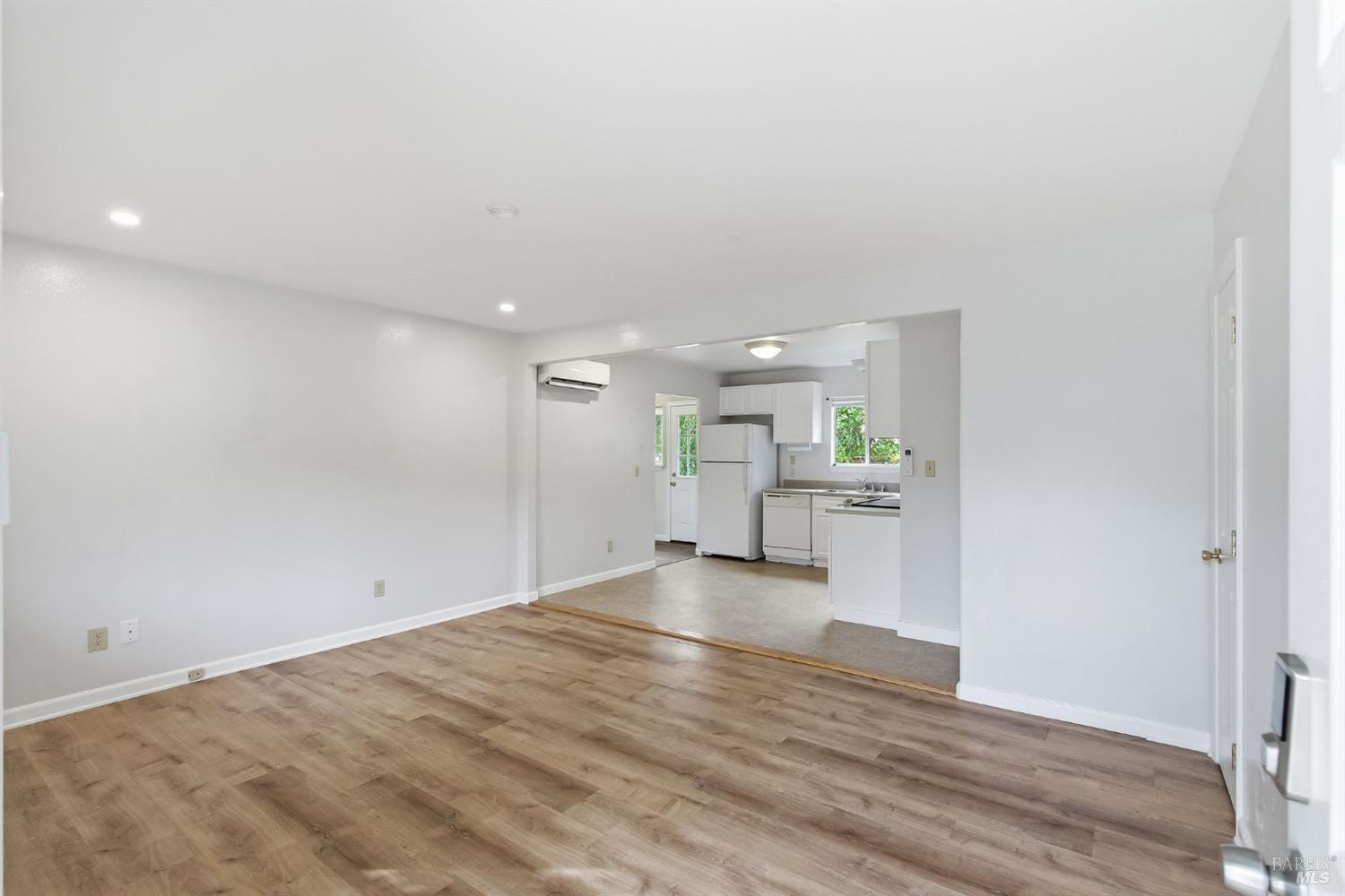 MLS #325102550 img 6