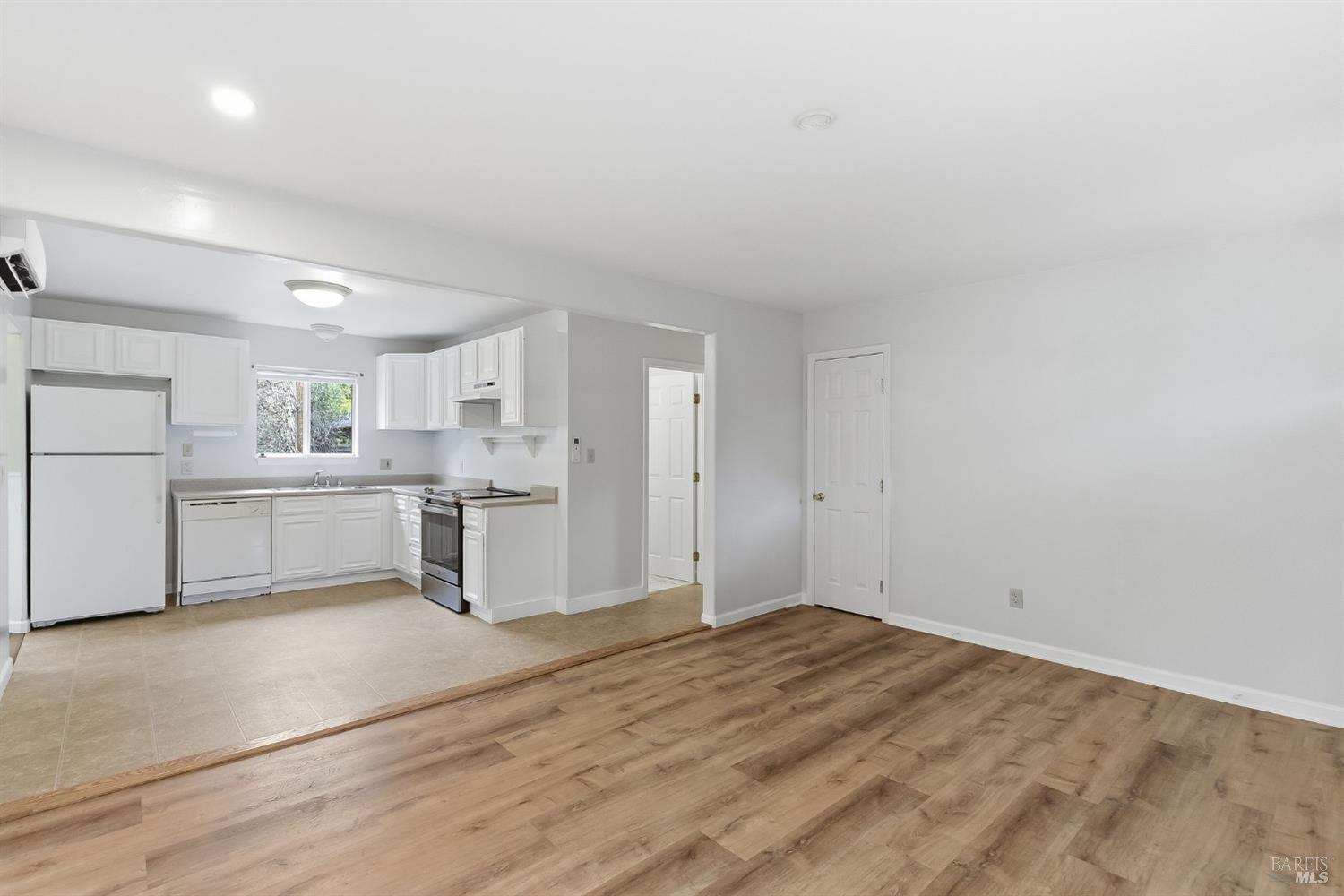 MLS #325102550 img 7