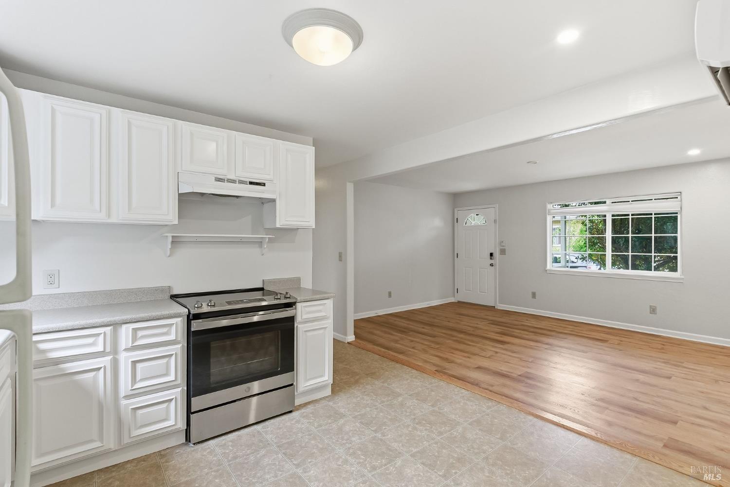MLS #325102550 img 8