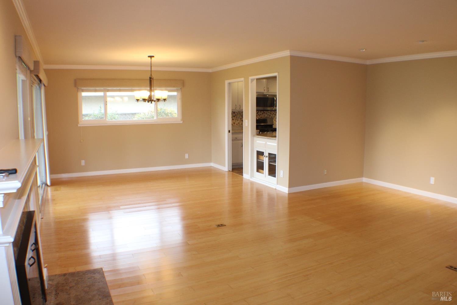 MLS #325102692 img 8