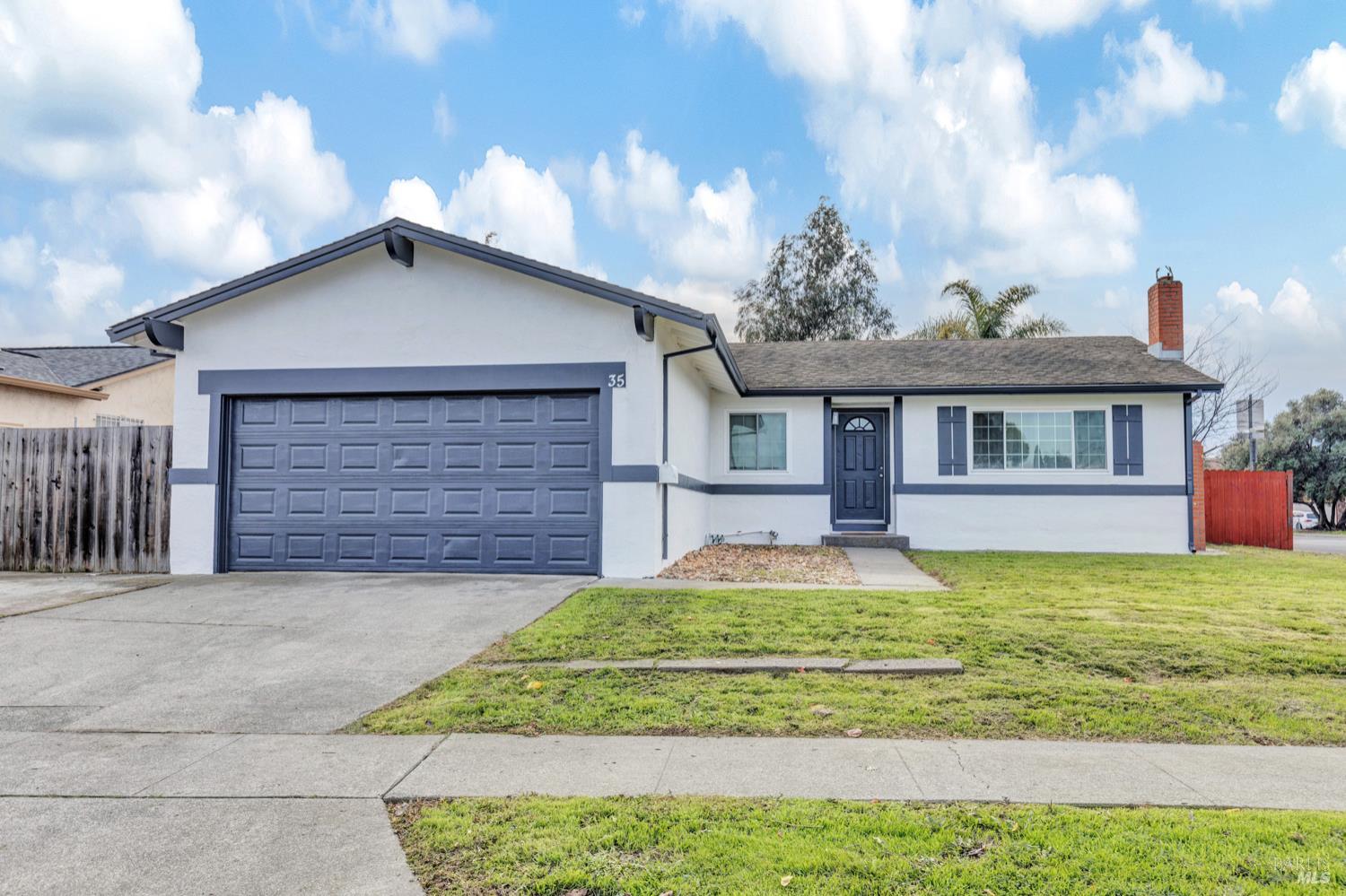 MLS #326000021 img 0