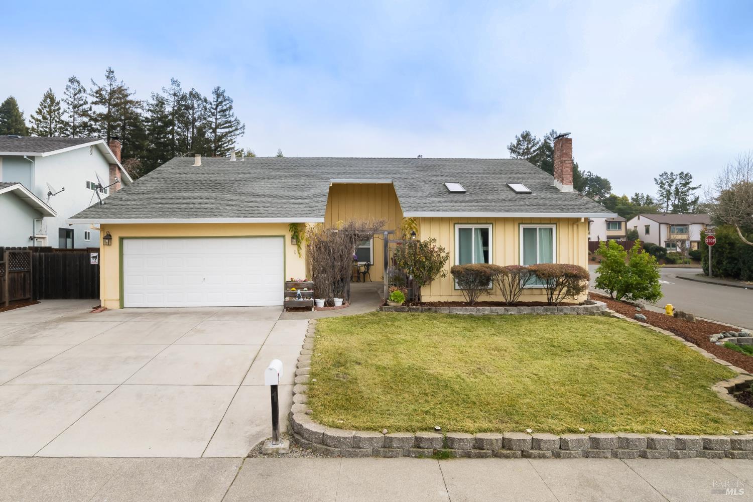 MLS #326005389 img 1