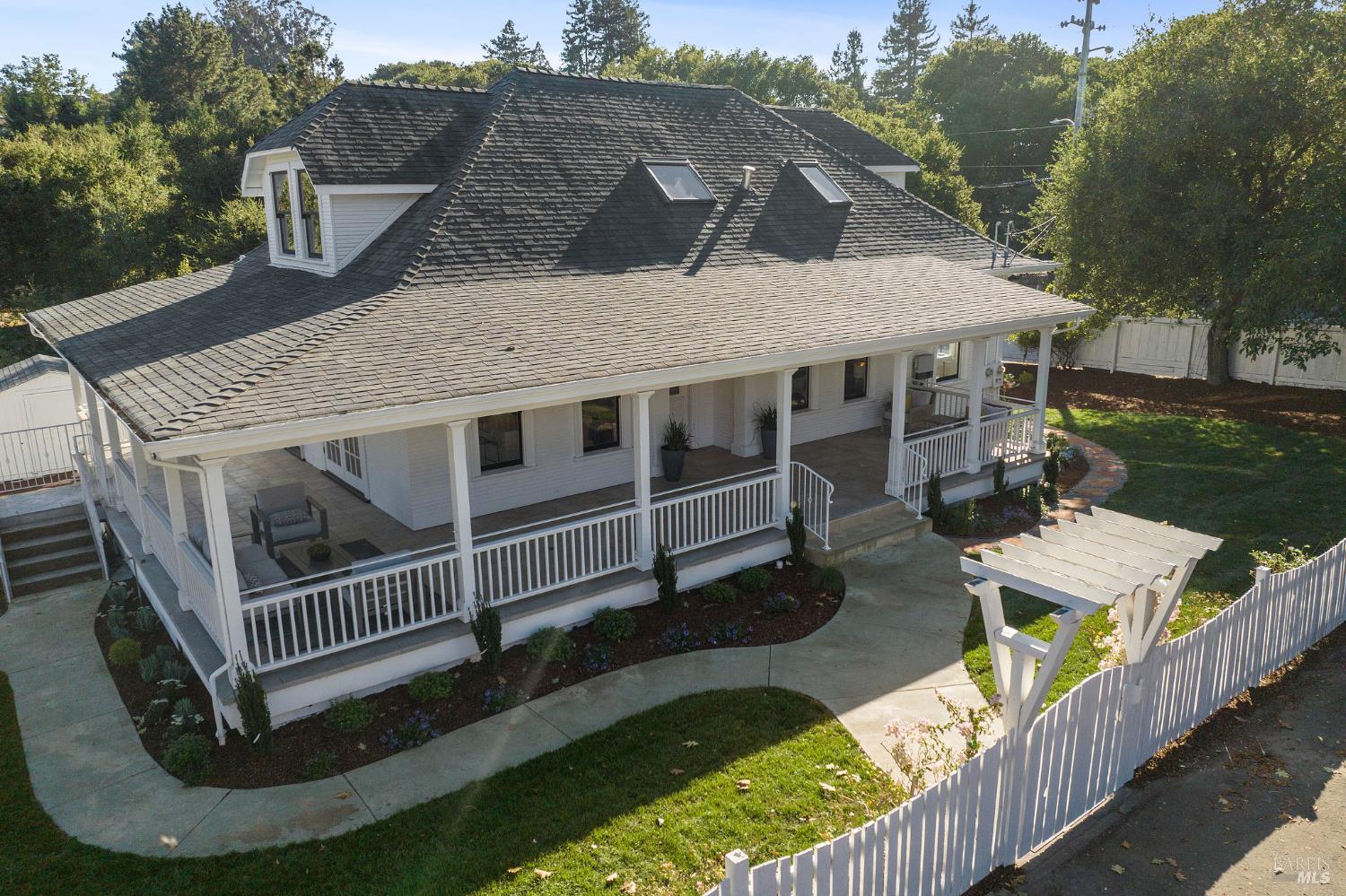 MLS #326011813 img 2