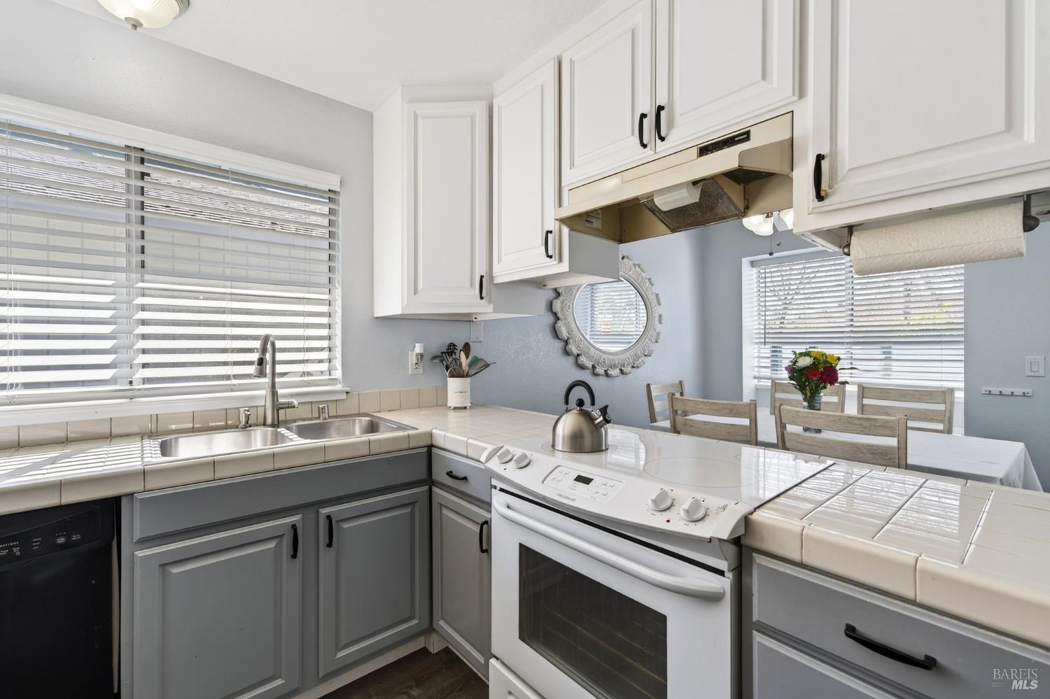 MLS #326012607 img 1