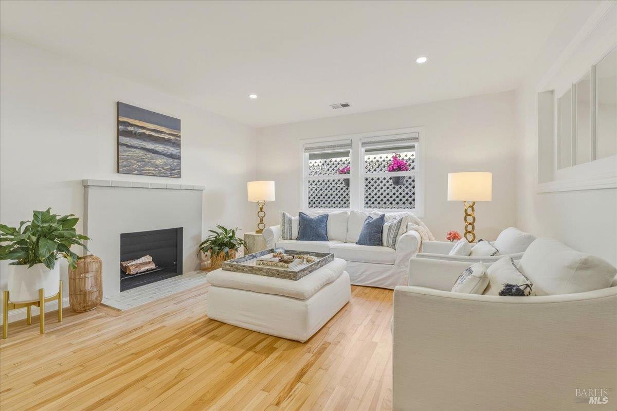 MLS #326017101 img 5