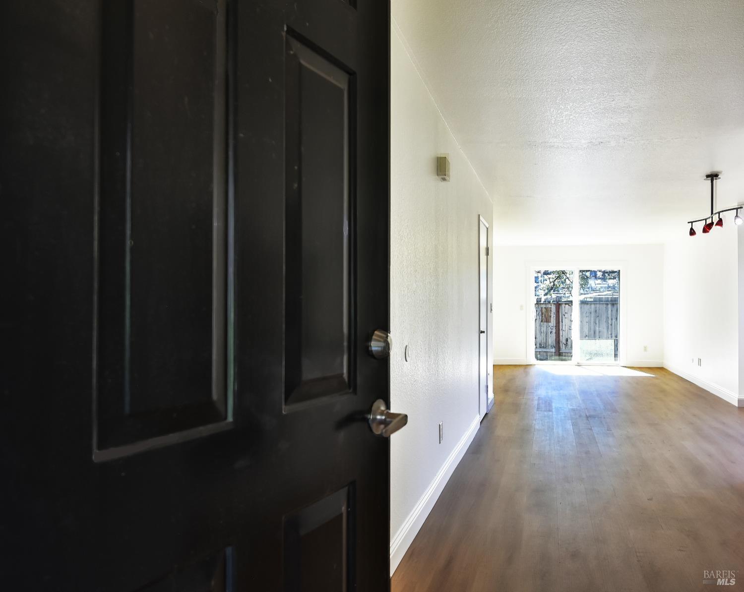 MLS #326018096 img 1