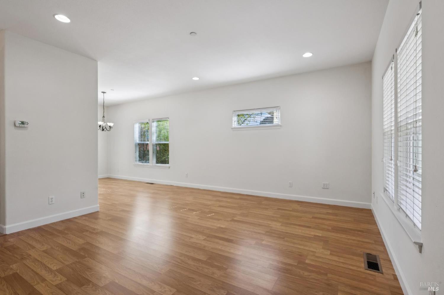 MLS #326018607 img 8