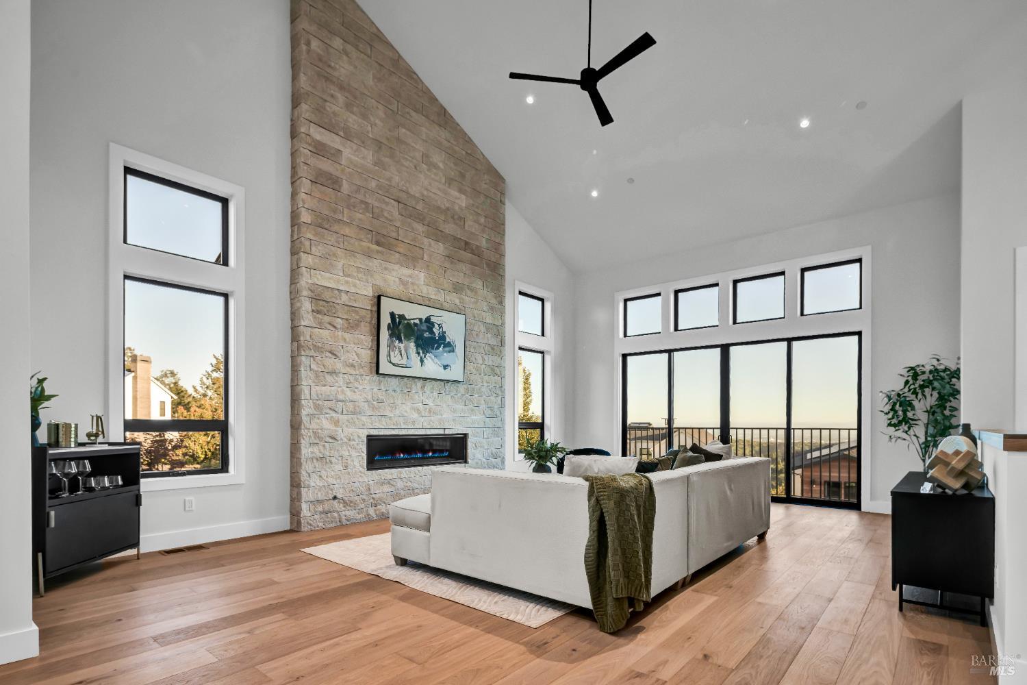 MLS #326019067 img 1