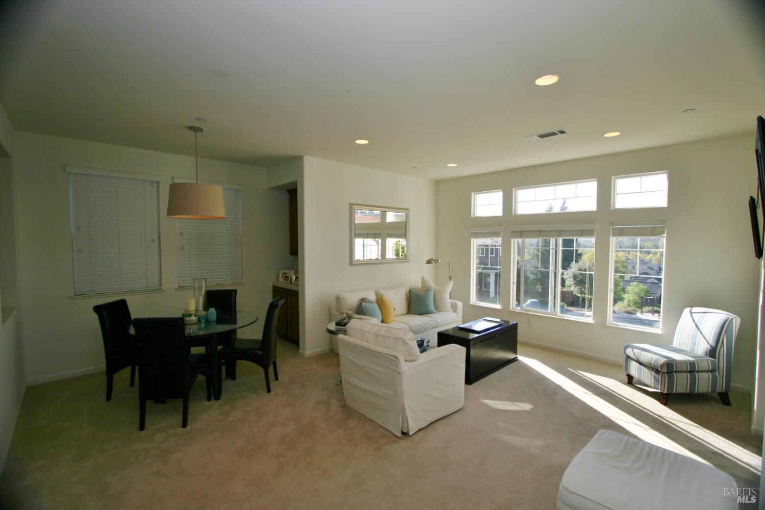 MLS #326022043 img 3