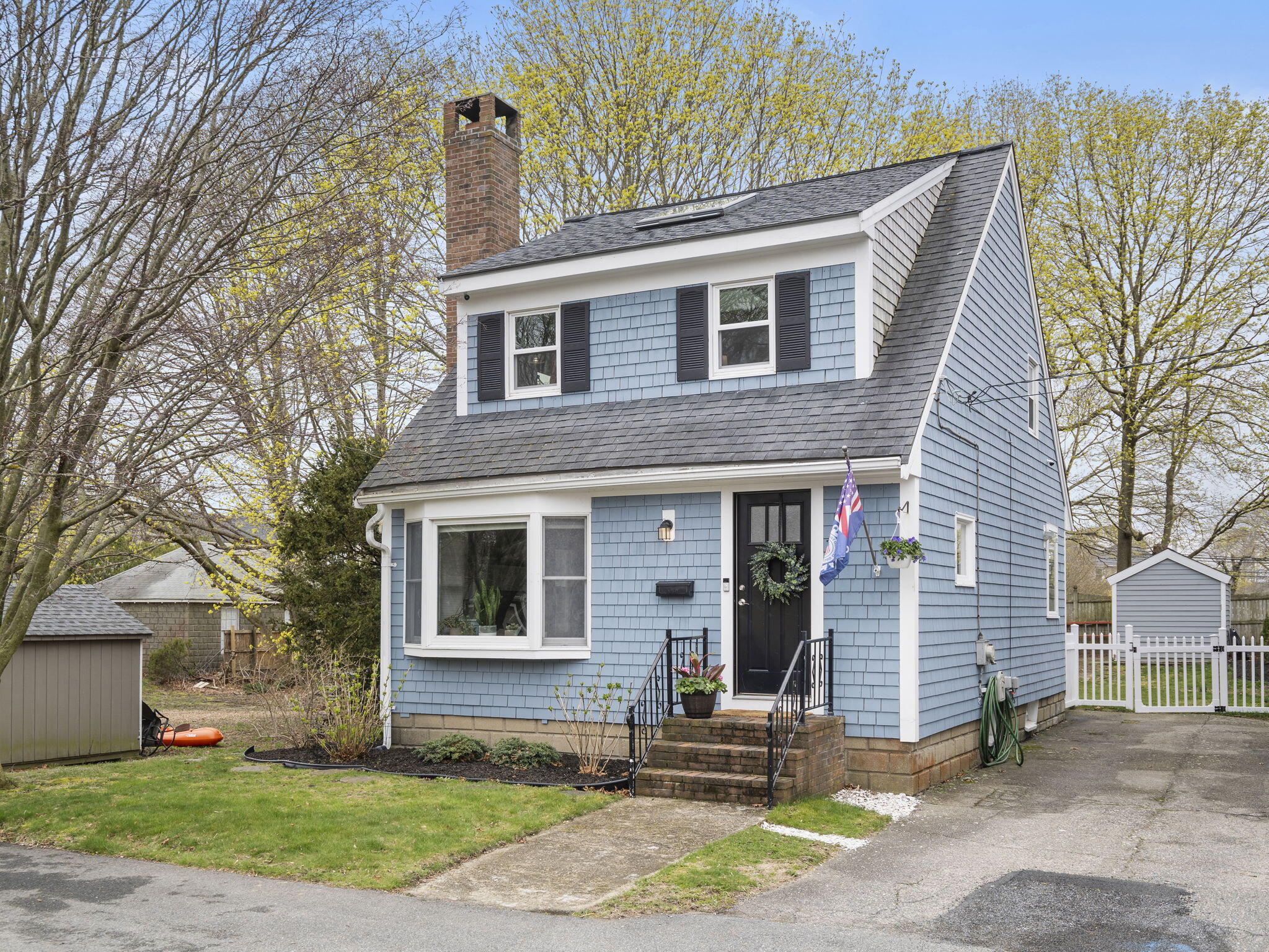 MLS #22501955 img 2