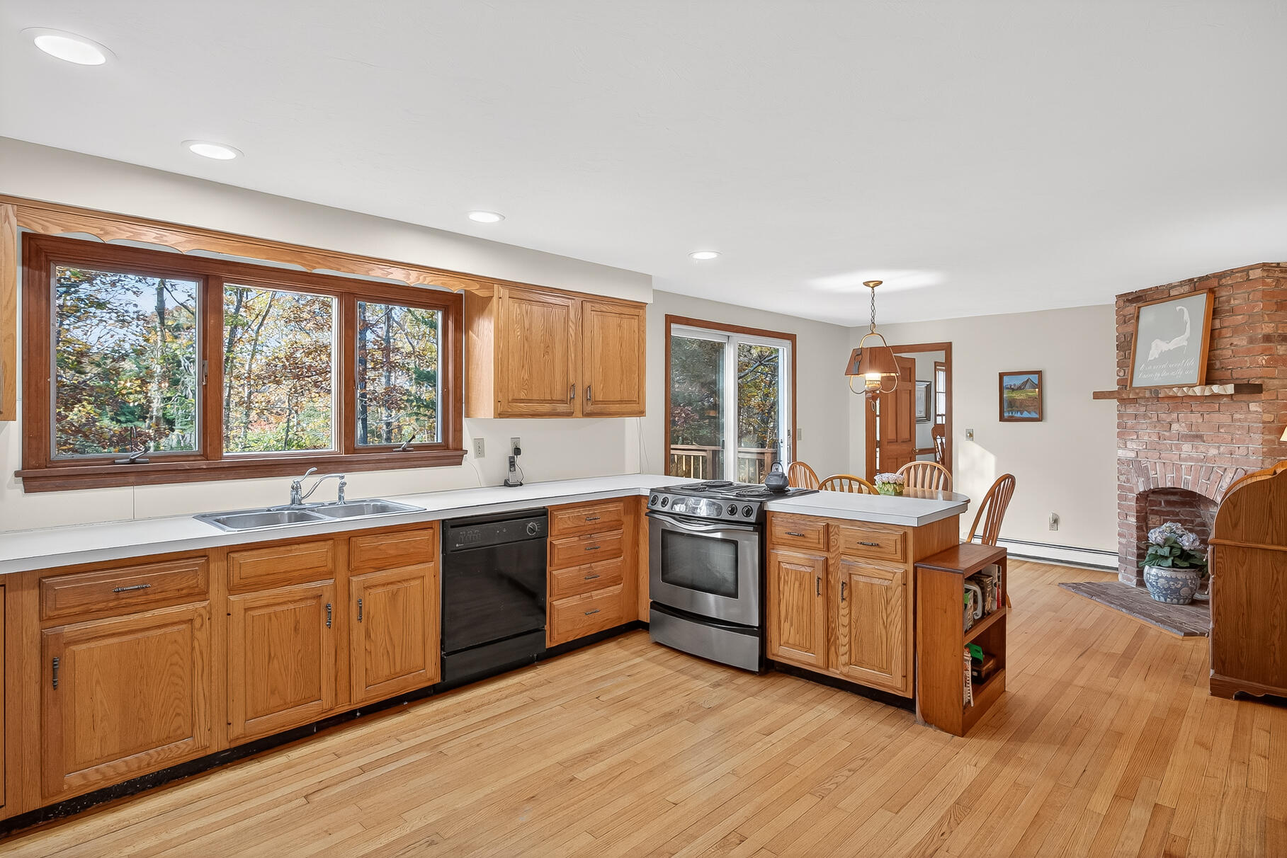 MLS #22505578 image #2