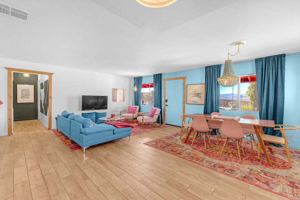 MLS #219123142DA image #2