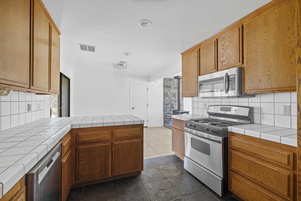 MLS #219124051PS image #9