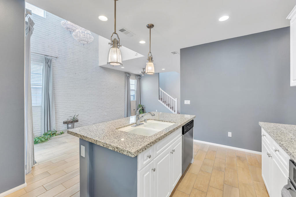 MLS #219124709DA image #3