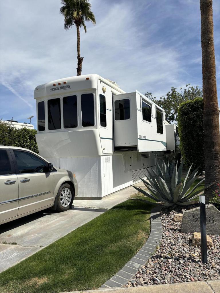 MLS #219126570DA image #2