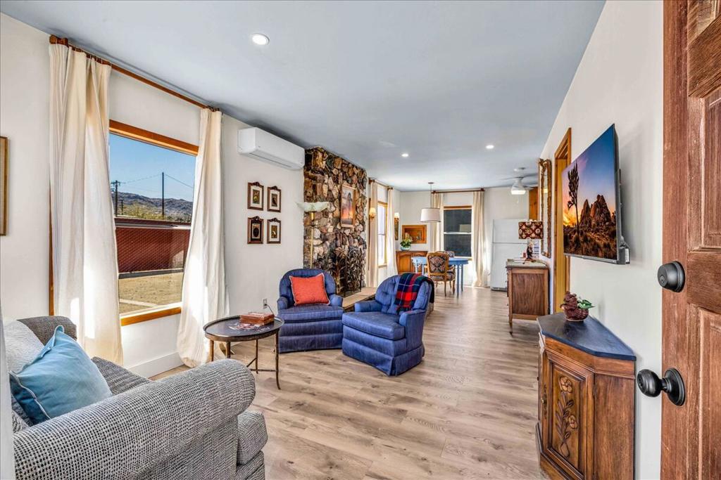 MLS #219126936DA image #1