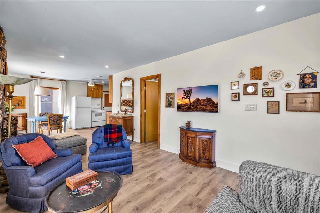 MLS #219126936DA image #2