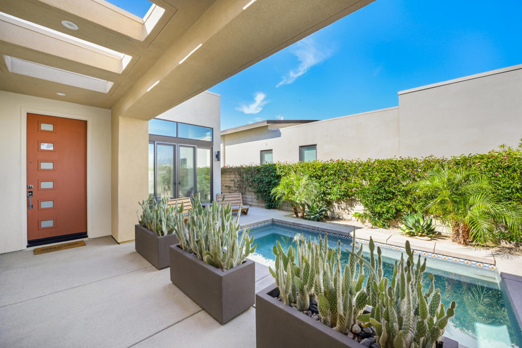 MLS #219127129DA image #1