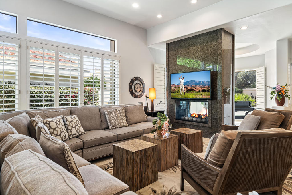 MLS #219127681DA image #1