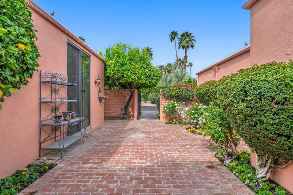 MLS #219128401DA image #2