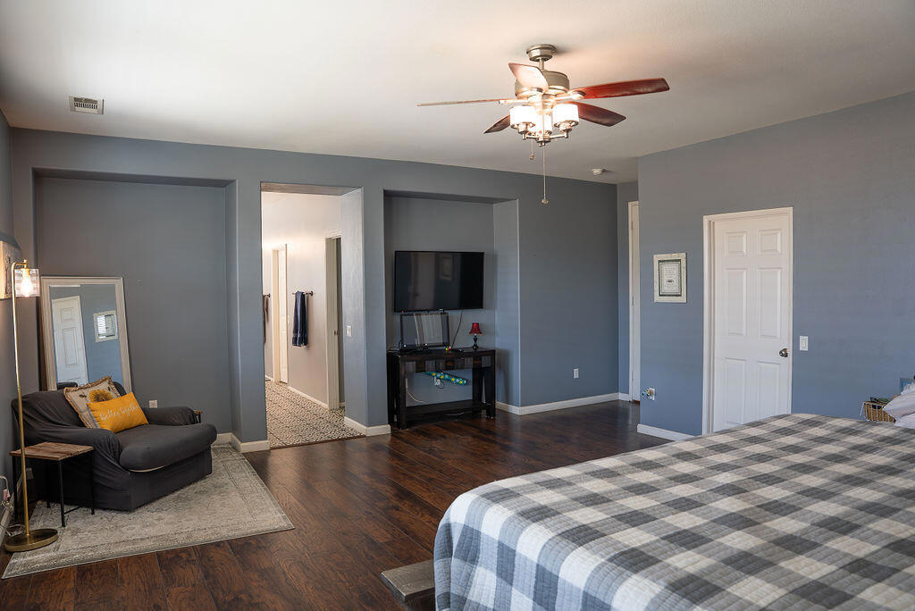 MLS #219128611DA image #13