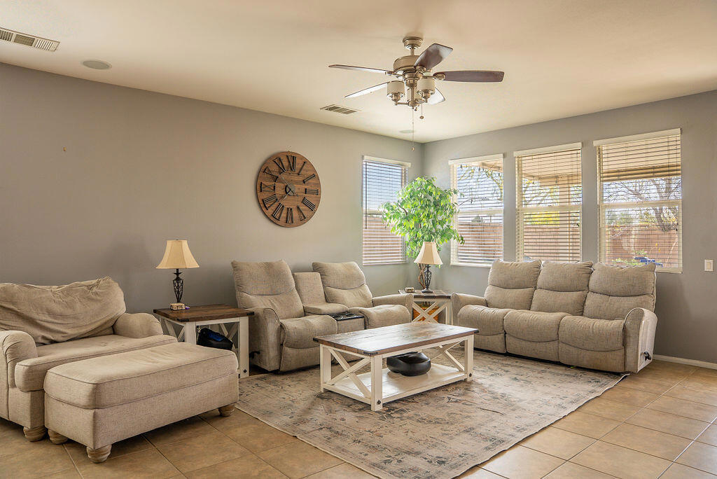 MLS #219128611DA image #2