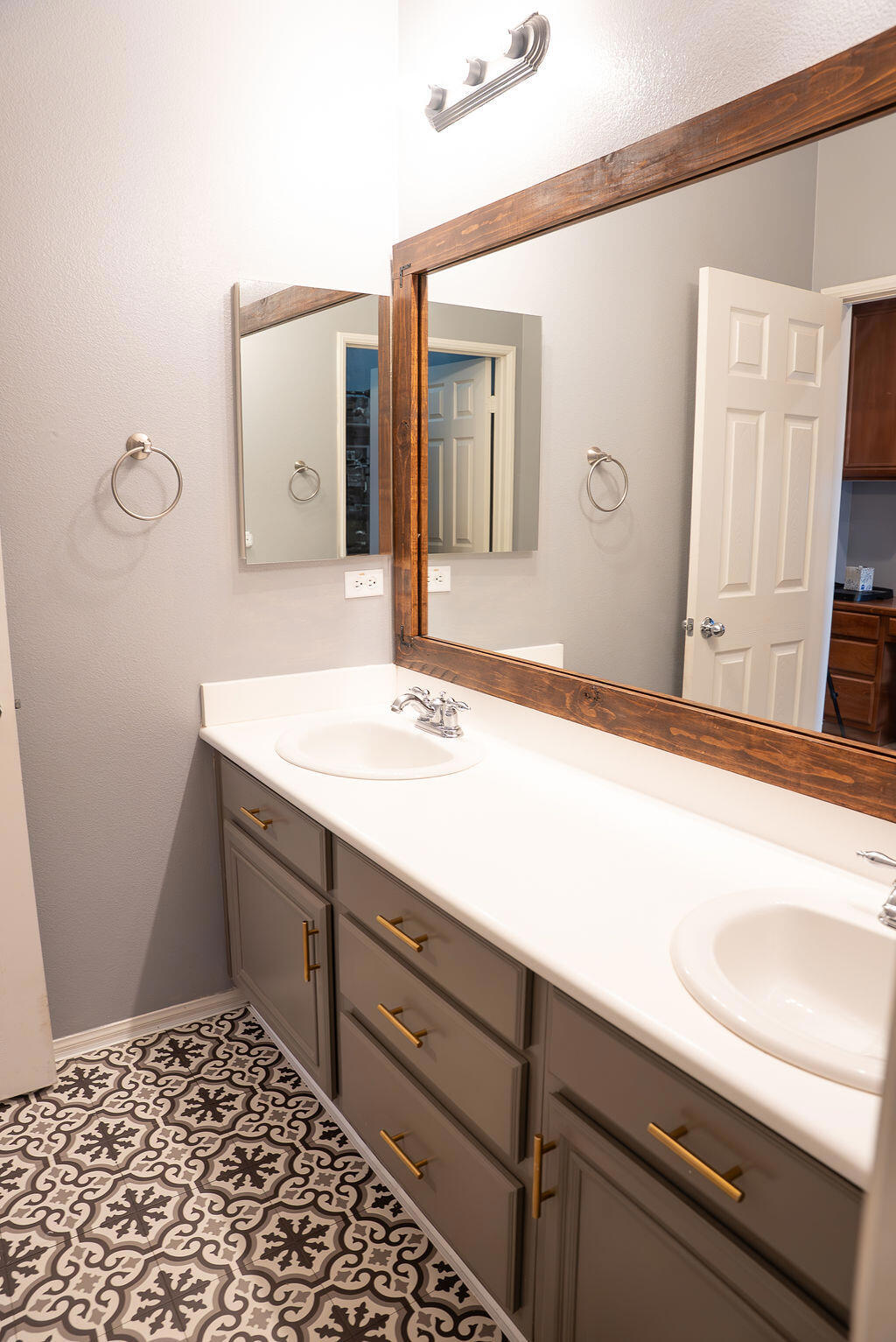 MLS #219128611DA image #20