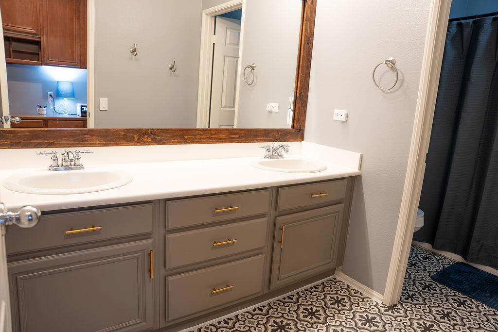 MLS #219128611DA image #21