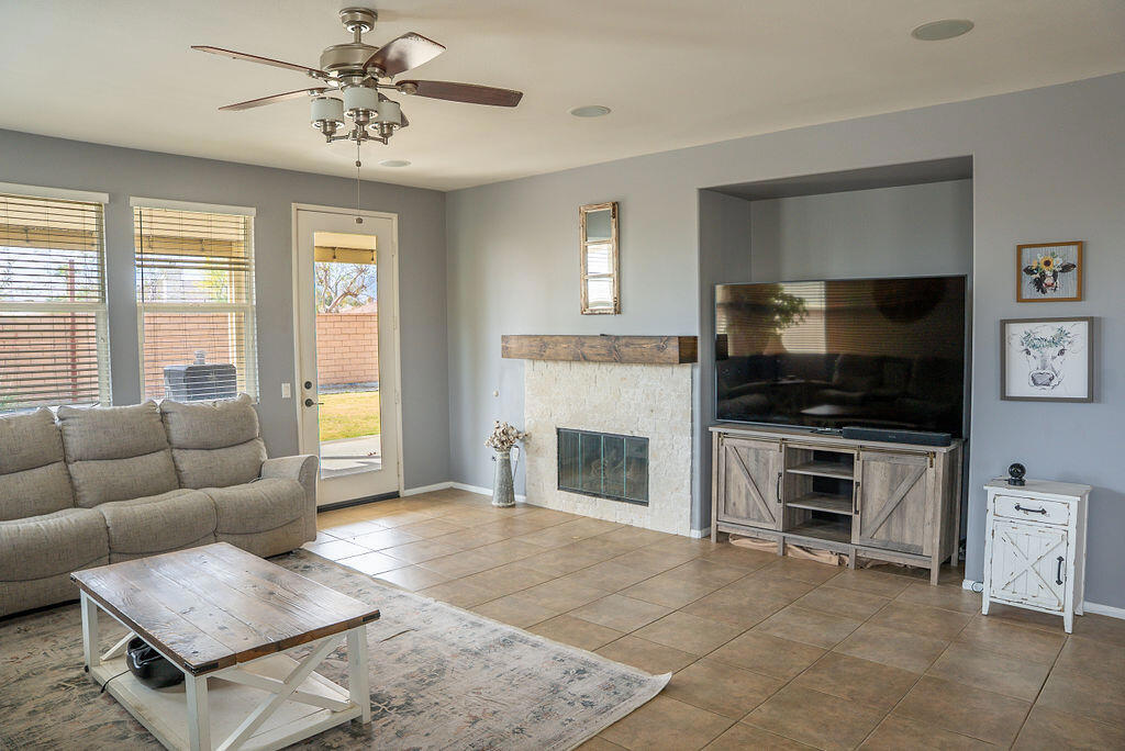 MLS #219128611DA image #3