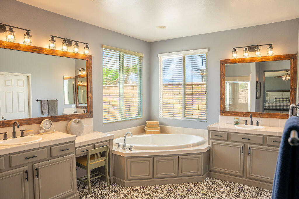 MLS #219128611DA image #9