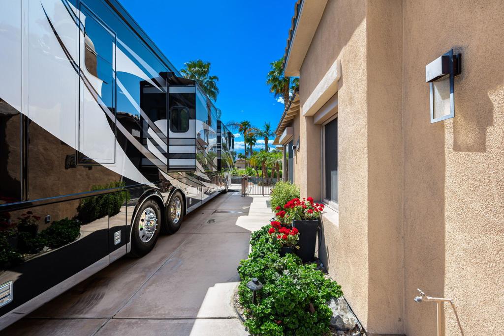 MLS #219128707DA image #4