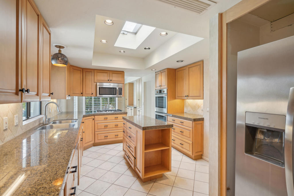 MLS #219129266DA image #5