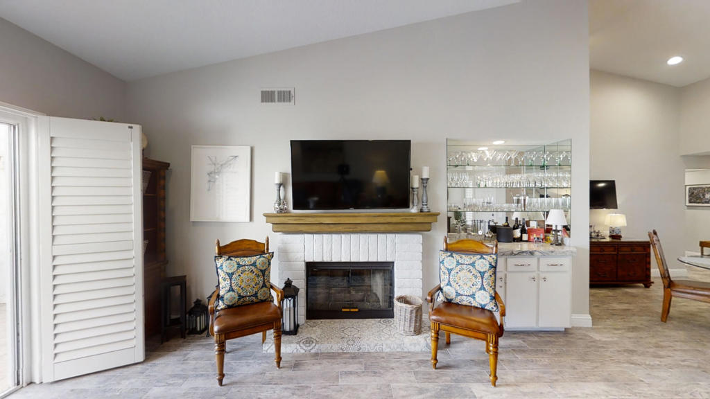 MLS #219129667DA image #2