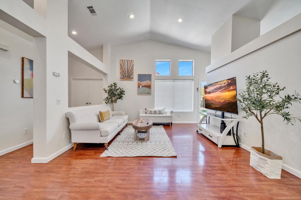 MLS #219129963DA image #2