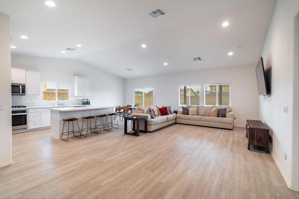 MLS #219130316PS image #1