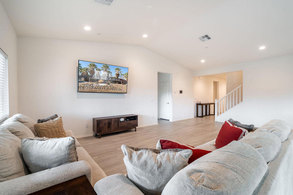 MLS #219130316PS image #3