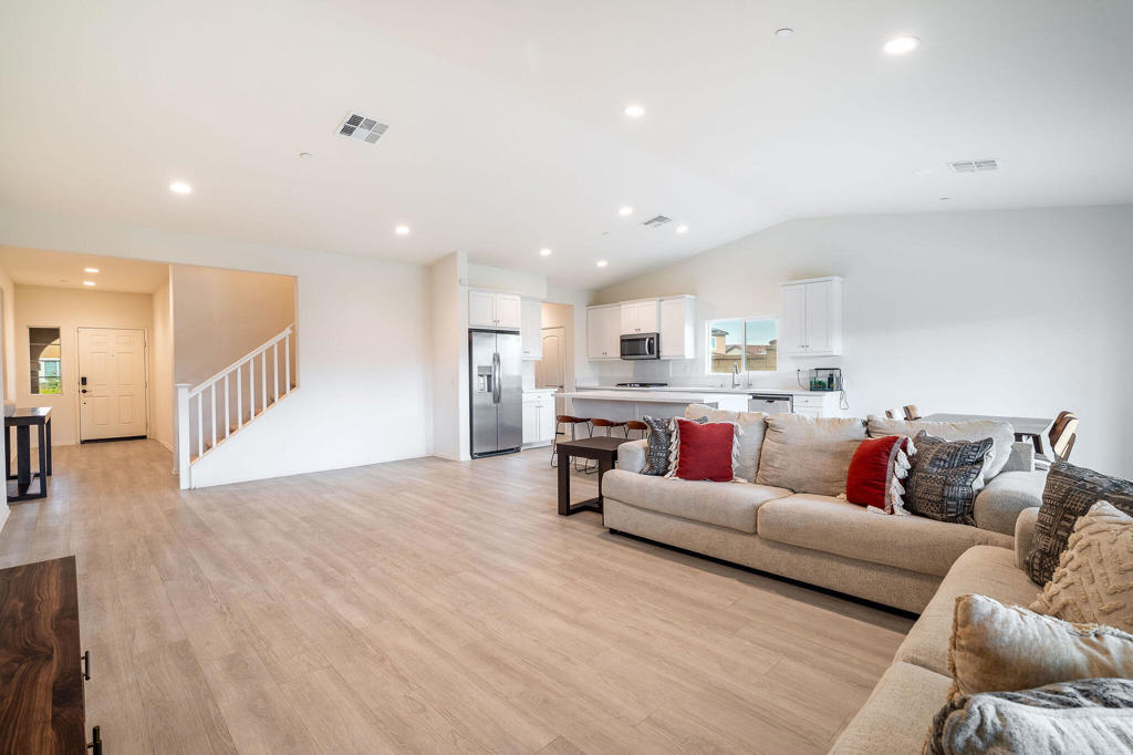 MLS #219130316PS image #4