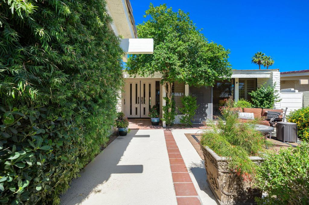 MLS #219130627DA image #2