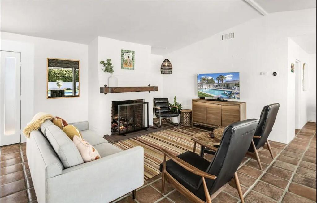 MLS #219130865DA image #3