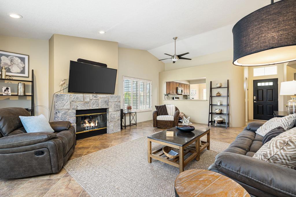 MLS #219131188DA image #3