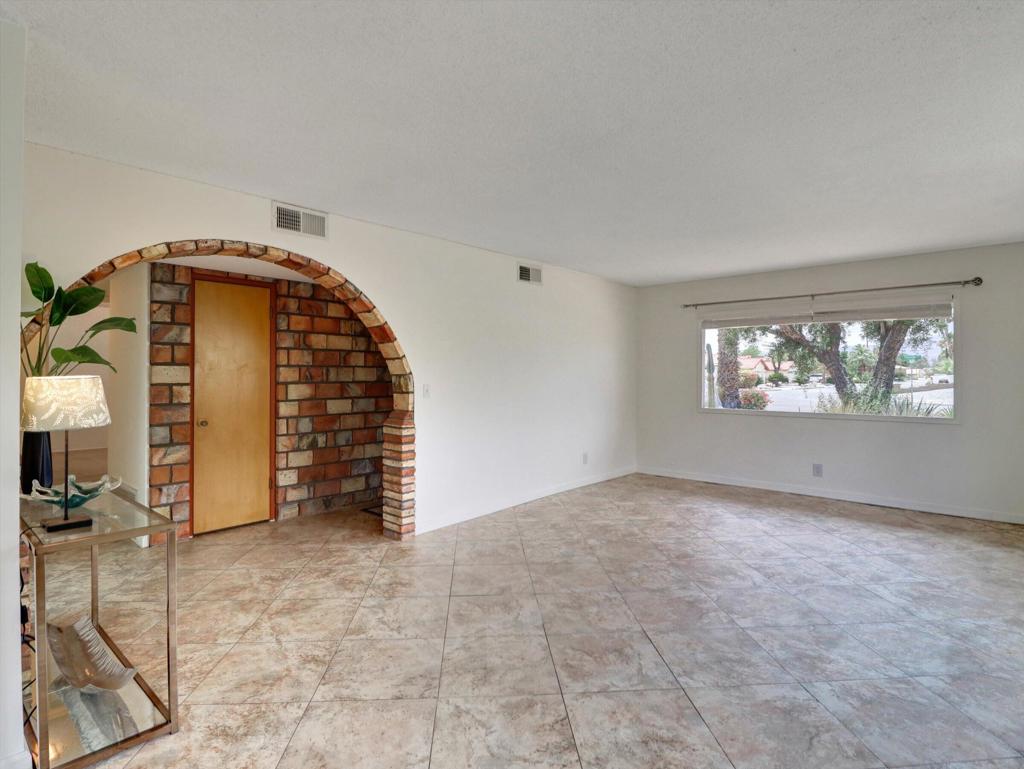 MLS #219131304DA image #3