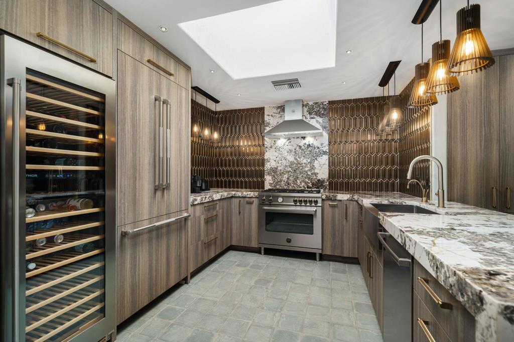 MLS #219131491DA image #9