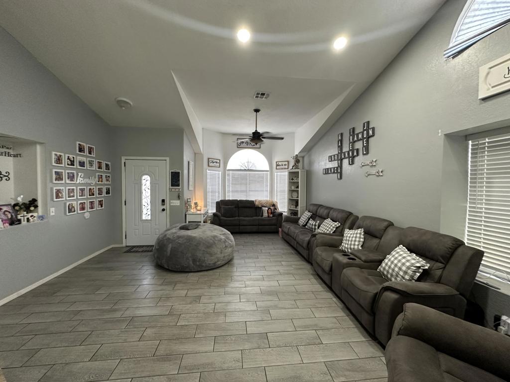 MLS #219131940DA image #2